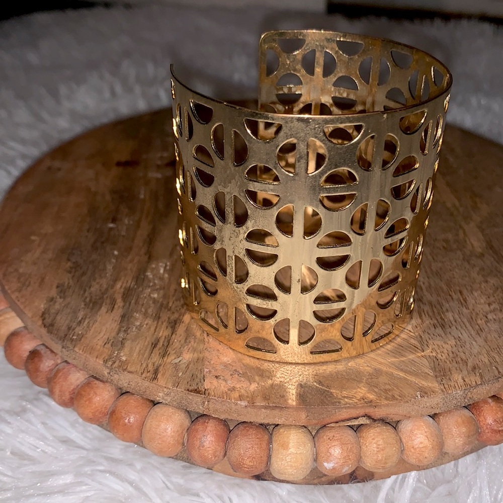 Gold bracelet
